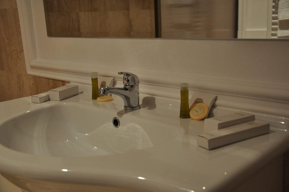 Vigo Grand Hotel Ploieşti Extérieur photo