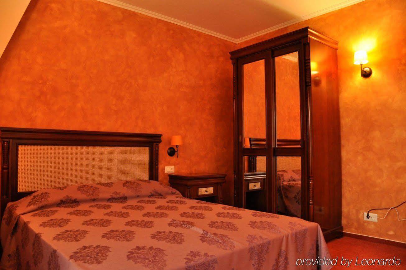Vigo Grand Hotel Ploieşti Extérieur photo