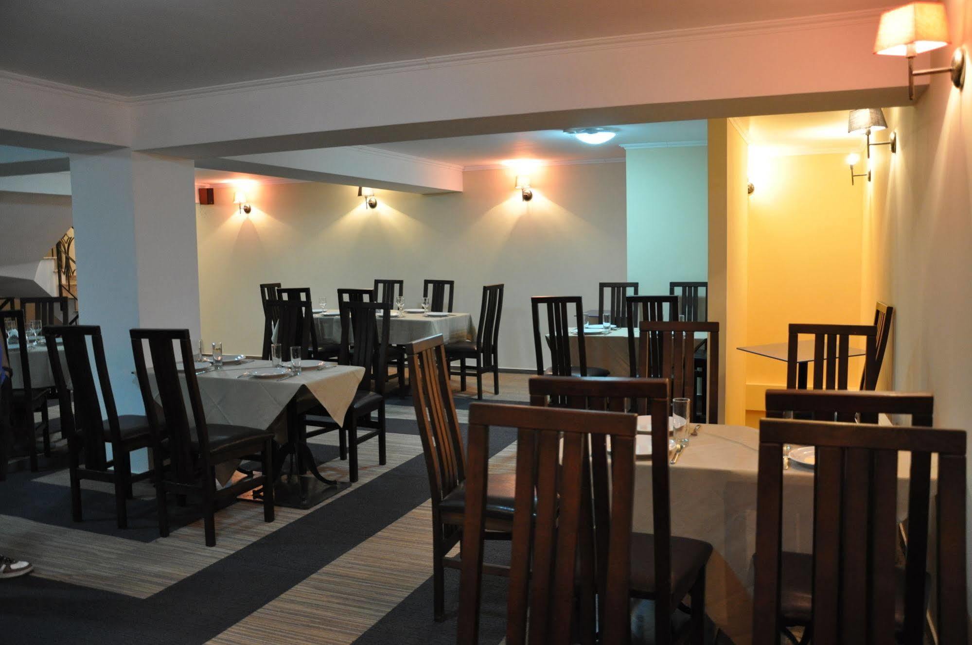 Vigo Grand Hotel Ploieşti Extérieur photo